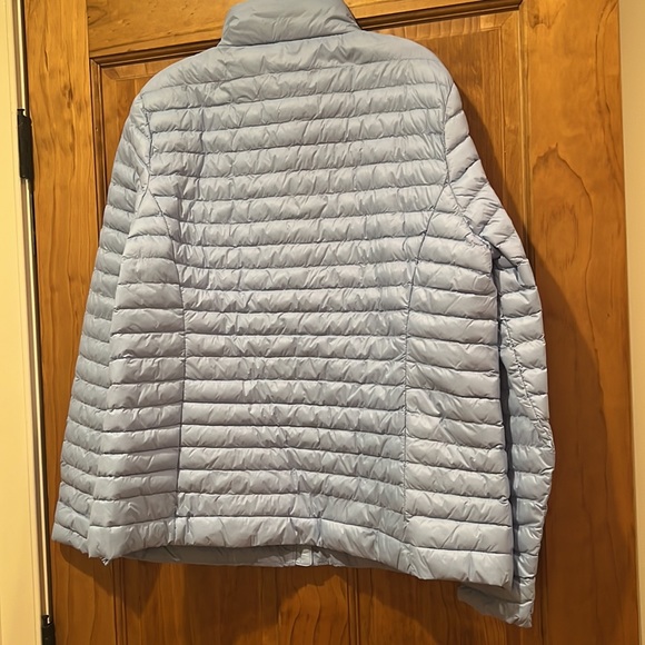 Vineyard Vines Channeled Puffer Jacket - Picture 4 of 4